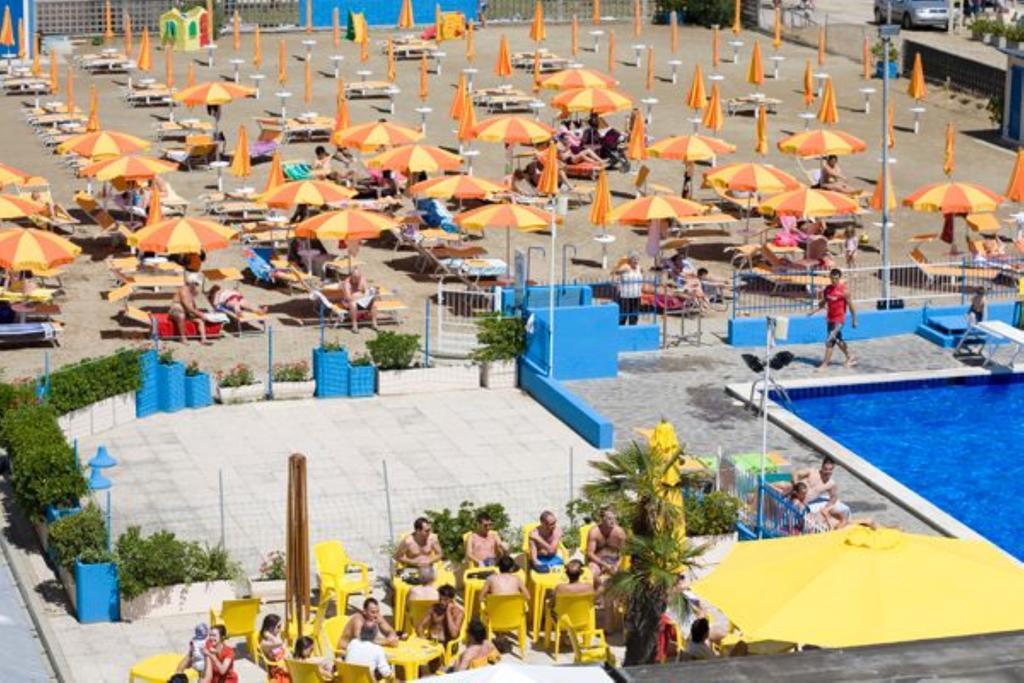 Hotel Leonardo 체제나티코 외부 사진