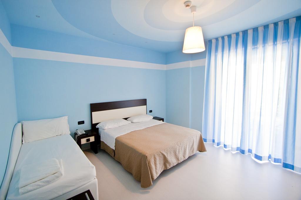 Hotel Leonardo 체제나티코 외부 사진