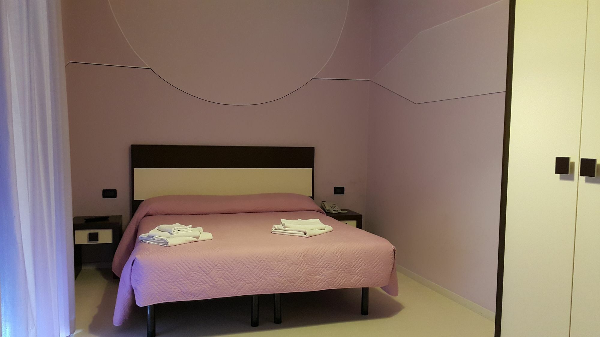 Hotel Leonardo 체제나티코 외부 사진