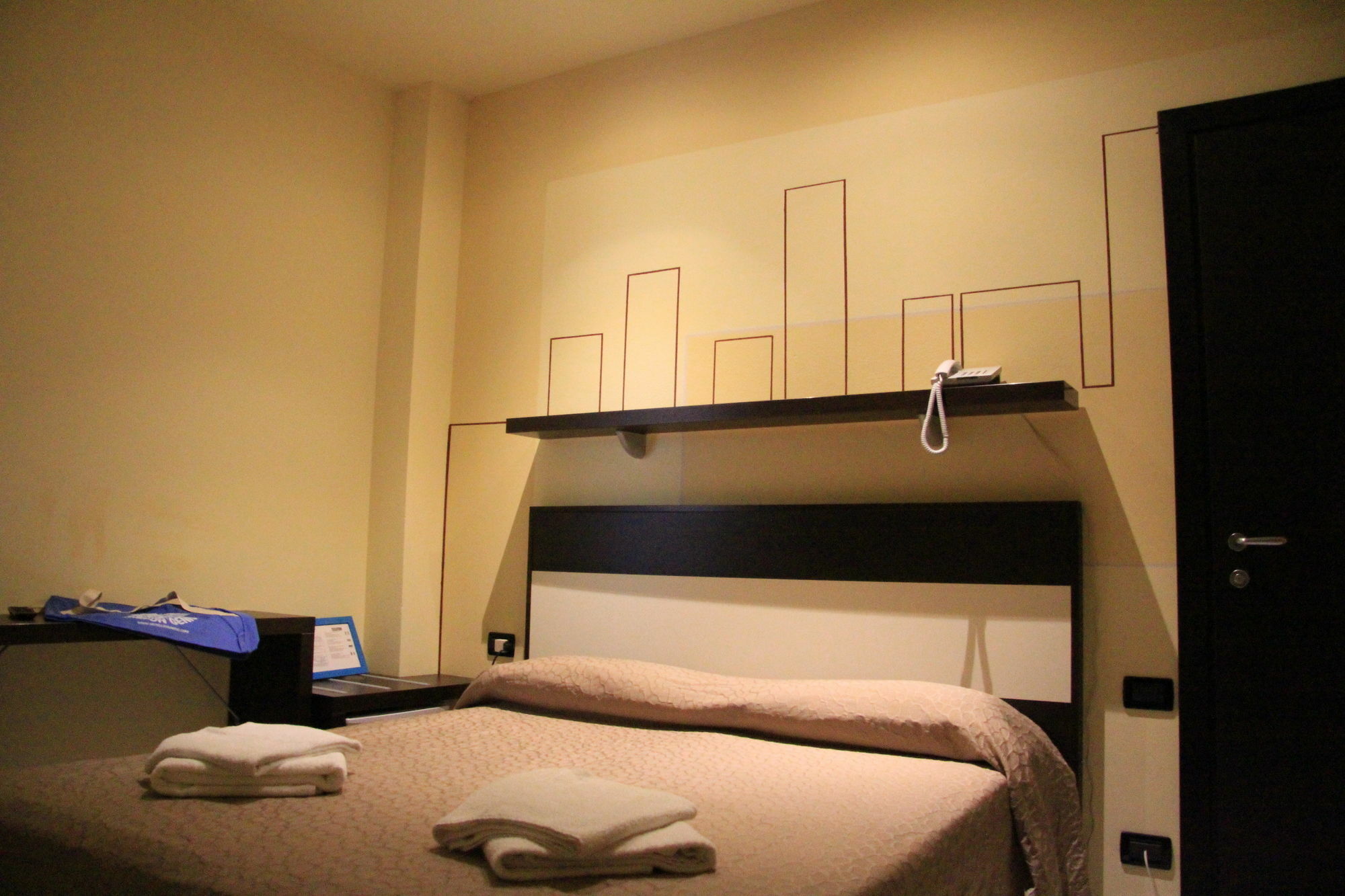 Hotel Leonardo 체제나티코 외부 사진